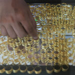 Antam gold price fell by 16,000 IDR to 2.35 million IDR per gram as strong US job data reduced December rate cut expectations, cooling global gold sentiment.