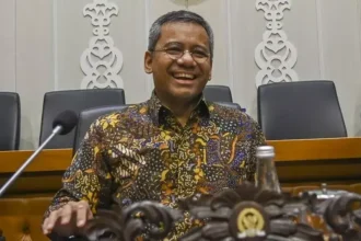 Indonesia secured 570.1 trillion Rupiah in debt financing by October 31, meeting 77.94% of its 2025 target through prudent fiscal strategy and reserve use.