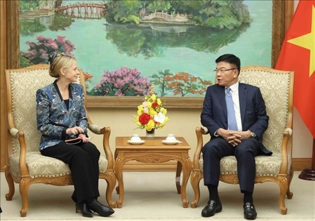 Amazon will help Vietnam become Southeast Asia's e-commerce export hub, driving a thirty-five percent annual sales increase for Vietnamese SMEs and enhancing digital Businesses.