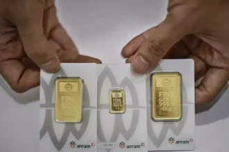 Antam gold prices rebound following a sharp weekend correction, supported by geopolitical tensions and a weaker dollar as markets eye a bullish start to 2026.