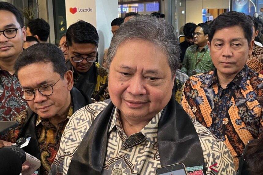 The government mobilizes aid and credit restructuring for MSMEs to combat economic decline from the devastating Sumatra Floods, which threaten national growth targets.
