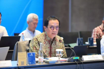 Indonesia's Sharia Banking assets hit a record Rp 1,028 trillion. OJK mandates consolidation to boost scale, competitiveness, and digital financial inclusion.