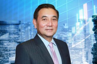 Sarath Ratanavadi is Thailand's top stock billionaire for the 7th year, despite his wealth falling by 20 percent due to the GULF stock price correction.