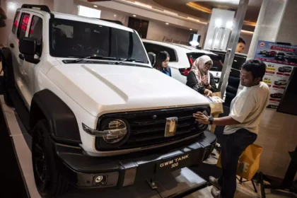 Indonesia targets 2 million annual car sales by 2030, but experts warn that affordability and economic growth are key to hitting this ambitious automotive goal.