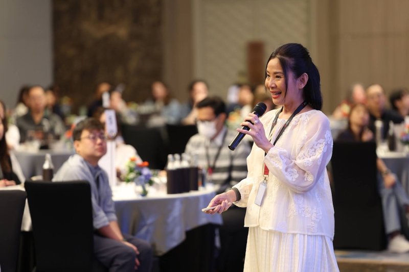 In 2026, effective leadership requires human judgment over automation. Prioritizing mindset and clarity over technical skills ensures sustainable performance.