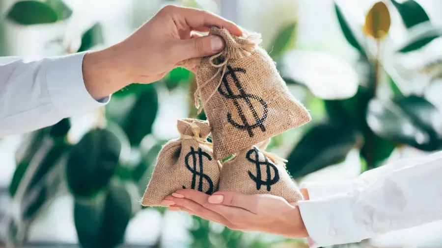 PLife REIT prices 70 million dollars in senior unsecured green notes at 2.1%. The issuance supports sustainable refinancing and long-term financial resilience.