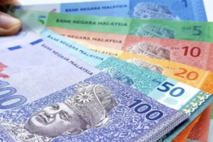 The Ringgit is expected to trade cautiously next week as investors await key US data. Analysts see the local note maintaining stability against major peers.