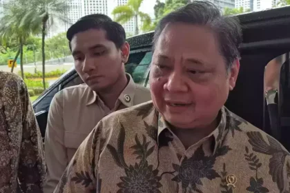 Indonesia responds to the Fitch outlook revision by accelerating digital tax reforms and fiscal discipline to maintain stability amid global geopolitical risks.