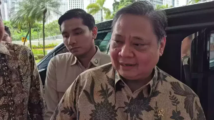 Indonesia responds to the Fitch outlook revision by accelerating digital tax reforms and fiscal discipline to maintain stability amid global geopolitical risks.