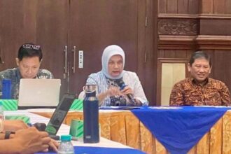 Deputy Rizki Handayani discusses new governance standards to strengthen Bali's tourism accommodation sector.
