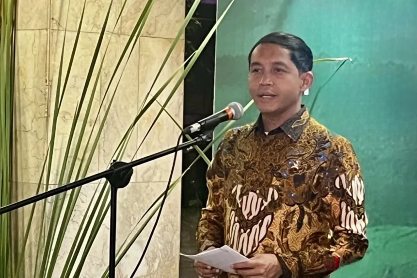 Forestry Minister Raja Juli Antoni speaking about inclusive carbon trading during a press conference in Jakarta.