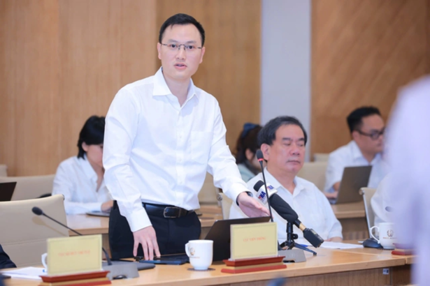 Gemini said Nguyen Anh Cuong briefs the media in Hanoi regarding the new licensing and pilot program for Starlink in Vietnam.