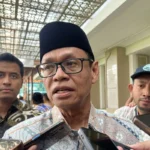 Deputy Minister Yuliot Tanjung discussing Lemigas oil import regulations