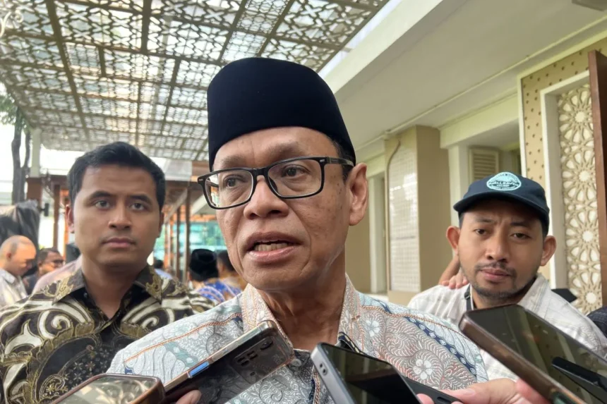 Deputy Minister Yuliot Tanjung discussing Lemigas oil import regulations