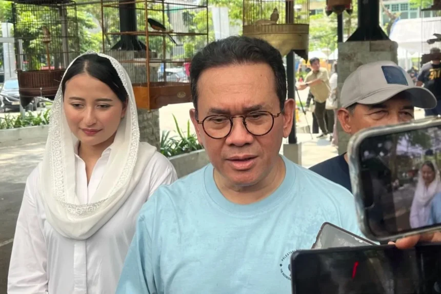 Trade Minister Budi Santoso providing a statement regarding the potential price adjustment of Minyakita cooking oil.