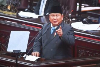 President Prabowo delivering a legislative speech on keeping the 2027 state budget deficit below 2.5% of GDP.