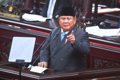 President Prabowo delivering a legislative speech on keeping the 2027 state budget deficit below 2.5% of GDP.